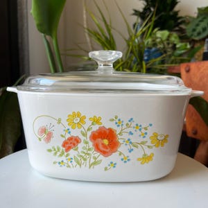 Cocotte fleurs sauvages avec couvercle en pyrex Corning Ware