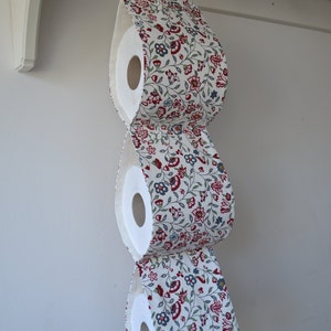 Porta carta igienica intelligente da appendere al muro / 2- 3-4 rotoli / bianco con fiori / fatto a mano / inaugurazione della casa / decorazione per il bagno