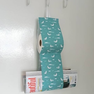 Porta carta igienica in tessuto verde con gabbiani, pratico portaoggetti da bagno, porta riviste-libri, toilette della casa al mare, porta fazzoletti.