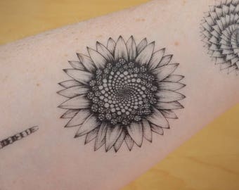 Sunflower temporary tattoo. Fun festival floral tattoo. Temporary tattoo with sunflower. Floral botanical tattoos.