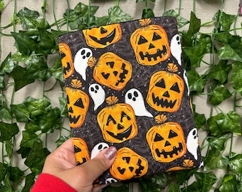 Funda acolchada para libro con forma de calabaza de Halloween, funda para Kindle con hojas de otoño de Cottage Core, funda acogedora y caprichosa para Halloween, funda de fantasma para un amigo