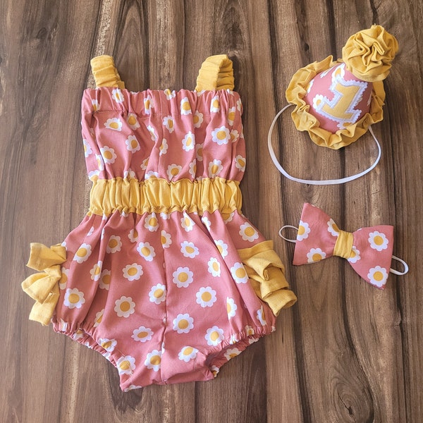 One Groovy Girl Outfit, First Birthday, Second Birthday, Cake Smash Outfit for Baby Girl, Groovy One, Lil' Hippie, Ready to Ship!