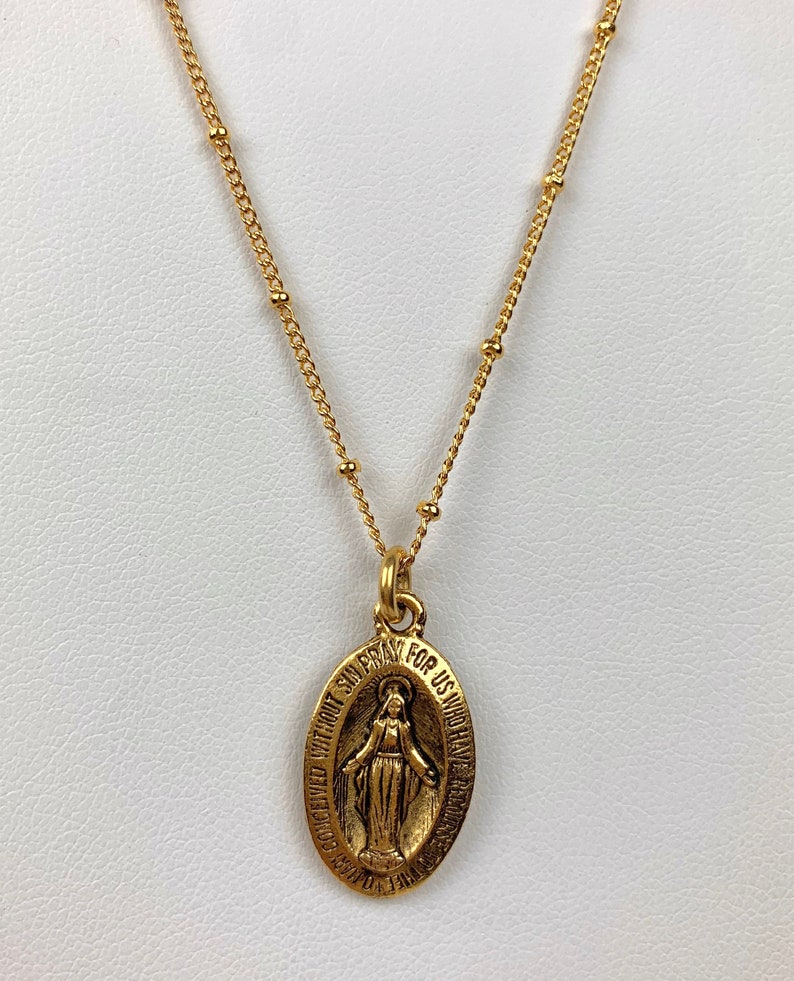 Beautiful Gold Plated Oval Framed Miraculous Medallion of Jesus Religious Charm on 18K Gold Plated 16 18 or 24 Satellite ChainFaith