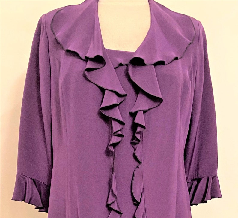 Robe et veste longue en soie violettes vintage de Yolanda image 4