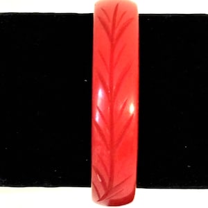 Bracelet Red Bakelite Bangle