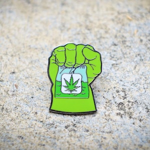 The Incredible Smoke - HAT PIN