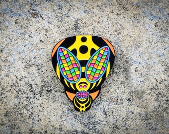 Hornet Alien Head -  Pretty Lights Basssnectar - HAT PIN