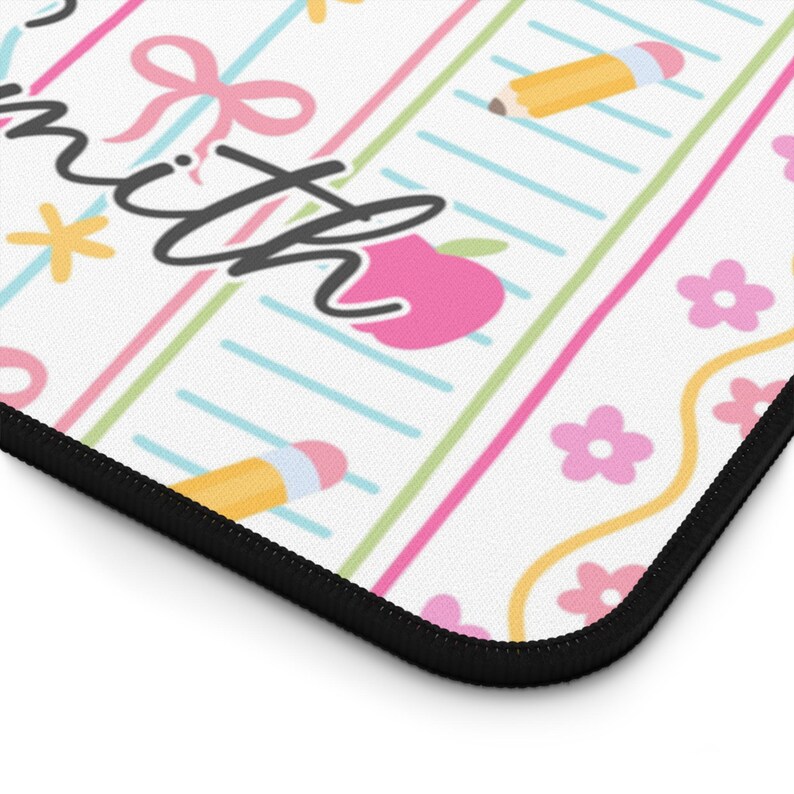 Personalized Coquette Teacher Desk Mat, Cute Pink Classroom Decor for Teachers, Pastel Mouse Pad with Name Bild 9