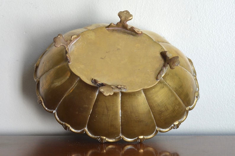 Vintage Brass Bowl Dish Footed Decorative Scalloped Bowl Brass Centerpiece Paris Apartment Coastal Chic Metallic Brass Decor