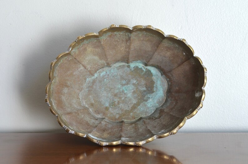 Vintage Brass Bowl Dish Footed Decorative Scalloped Bowl Brass Centerpiece Paris Apartment Coastal Chic Metallic Brass Decor