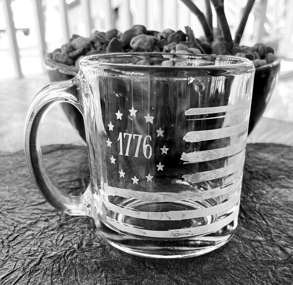 1776 American Flag etched glass coffee cup