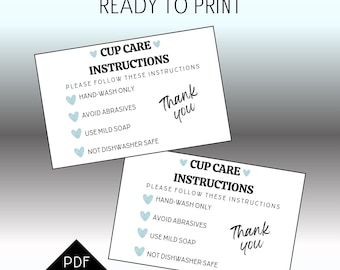 Peut inclure: Téléchargement PDF imprimable de six cartes de 2,5" x 4" avec des instructions pour l'entretien des tasses. Les instructions comprennent le lavage à la main uniquement, l'évitement des abrasifs, l'utilisation de savon doux et le fait de ne pas être lavables au lave-vaisselle. Les cartes ont un motif de cœur bleu clair et le texte "Merci".