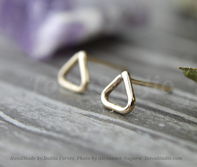 Minimalist earrings Gold earring Stud Geometric Jewelry Triangle Earrings gold triangle earrings 14k Gold Studs Triangle Studs triangle