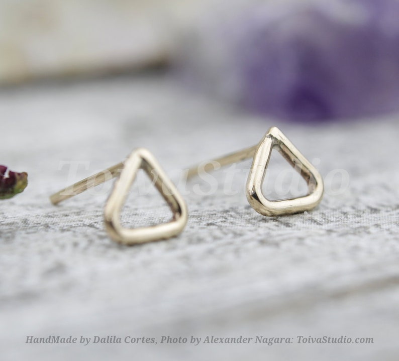 Minimalist earrings Gold earring Stud Geometric Jewelry Triangle Earrings gold triangle earrings 14k Gold Studs Triangle Studs triangle