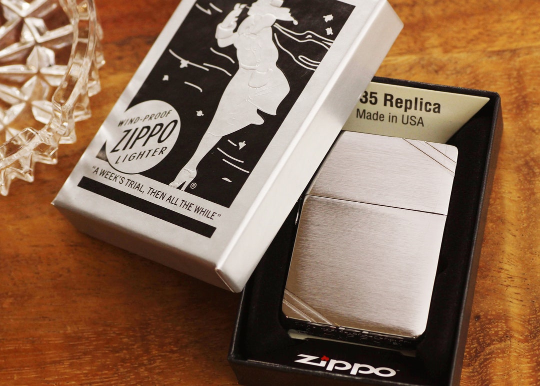 Zippo 1935 Replica Simple Logo Silver Black Corner Leutor