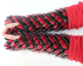 Dragon Scale Gloves - Easy Digital Pattern - Size M/L