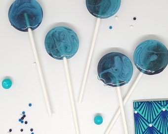 12 piruletas con espirales azules y celestes, marmoladas, hechas a mano, personalizables en cualquier sabor, 3,5 cm. Ideales para regalos de Navidad, bodas y cumpleaños, MadScienceSweets.