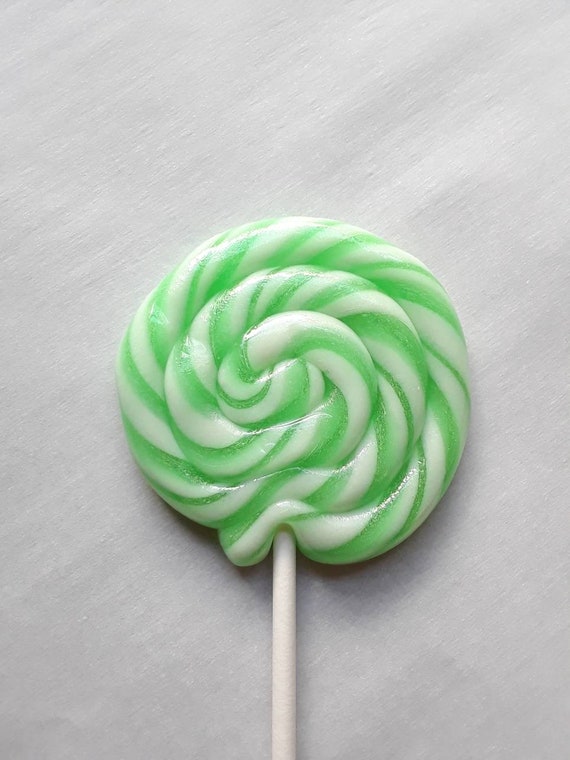 10 hand swirled candy