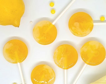12 piruletas amarillas con espiral, marmoladas, hechas a mano, personalizables en cualquier sabor, 3,5 cm. Ideales para regalos de Navidad, bodas y cumpleaños, MadScienceSweets.
