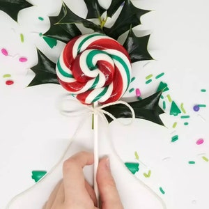 10 Christmas Swirl Lollipops, Handmade Twirly Lollies, Custom, Any Flavor, 2.5&quot;, MadScienceSweets, party favors, burgundy red teal