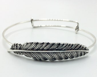 Feather Bracelet, Bangle Bracelet, Charm Bangle, Gift for her, Gift for mom, Gift for wife, Christmas gift, Stocking Stuffer