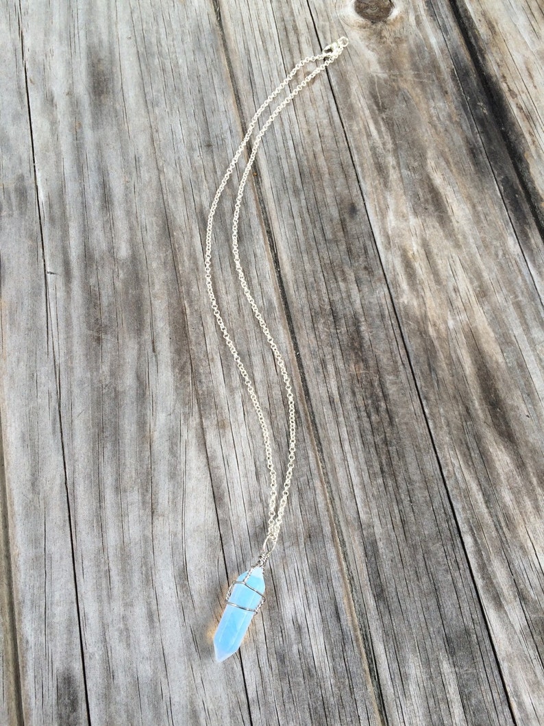 Opalite Raw Crystal Wire Wrapped on a Silver Plated Necklace, Opalite Necklace, Crystal Necklace, Wire Wrapped Necklace afbeelding 3