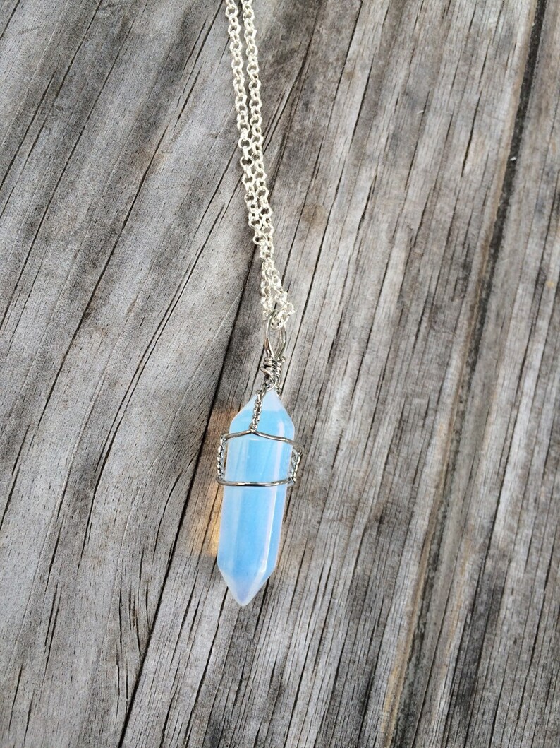 Opalite Raw Crystal Wire Wrapped on a Silver Plated Necklace, Opalite Necklace, Crystal Necklace, Wire Wrapped Necklace afbeelding 2