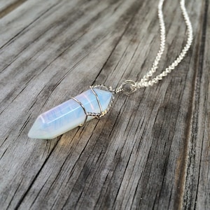 Opalite Raw Crystal Wire Wrapped on a Silver Plated Necklace, Opalite Necklace, Crystal Necklace, Wire Wrapped Necklace afbeelding 1