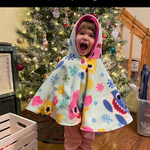 PDF PATTERN + Video Tutorial DIY-Carseat Poncho - Instant download - Poncho - Toddler - Carseat Poncho - Carseat Canopy