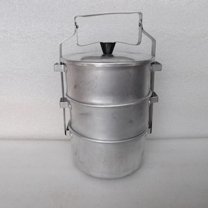 3 Vintage 1960-70er Jahre. Aluminium Lebensmittelbehälter 3-Tier mit Metallgriff, Vintage Küchengefäße, Lebensmittelorganisator, KOSTENLOSER VERSAND