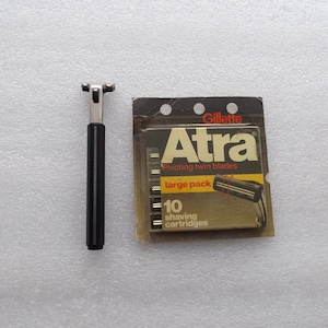 Vintage Safety Razor Gillette ATRA + 10 Blades Gillette Atra , FREE SHIPPING