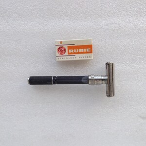 Vintage Safety Razor Gillette 1973 Super Adjustable  T 1 with (5 Rubie blades), FREE SHIPPING