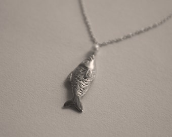 Necklace with pendant handmade 925 Silver "fish". Pendant Necklace handmade in 925 sterling silver "Fish".