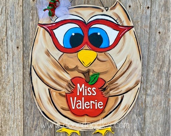 Ships Now! Teacher owl holding apple classroom door hanger sign wreath