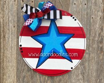 Ships Now! Stars and Stripes round July 4 patriotic door hanger