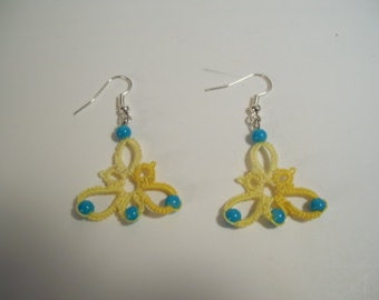 Tatted earrings in variegated yellows with small blue beads