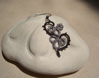 Tatted earrings black and grey