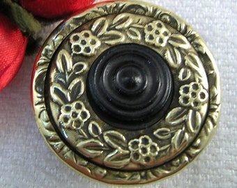 Wonderful, Ornate Black Glass Button in Brass, Usage: Sporting Target Button, Very Ornate Brass Borders, 1840s Era, Center concentric circle