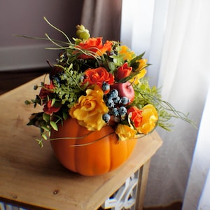 Silk flower arrangement, Pumpkin Arrangement, Fall Floral, Thanksgiving Centerpiece Fall Centerpiece, Farmhouse decor