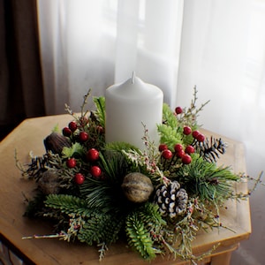 Bauernhaus-Weihnachtsgesteck, Winter-Mittelstück, Tischdekoration, Weihnachtsgesteck, Wacholderbeeren, versandfertig