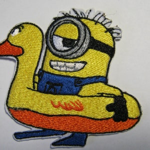 Minion Schwimmen mit gelber Ente Floatie gestickter Aufnäher, Geschenk für ihn, Geschenk für sie, Geburtstag, Schwimmer, Schwimmen, Urlaub, Pools