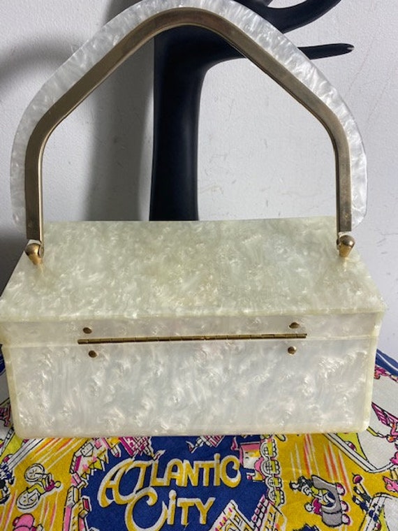 Vintage Pearlescent Lucite Purse - image 5