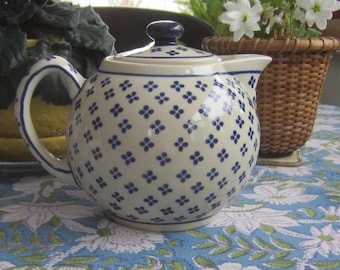 Very Sweet Boleslawiec Polish Pottery Teapot 5.5”