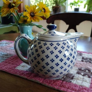 YOLIFE Flowering Shrubs Ceramic Tea Pot, Ivory Vintage Floral Teapot Gift for Women, 29 oz/ 3 Cup