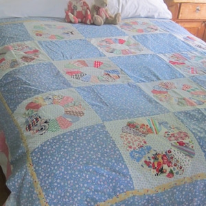 Quilt top - So Very Charming Vintage Feedsack Multicolored and Blue Floral Dresden Plate Quilt TOP 68X70"