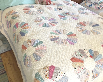 アンティークドレスデンプレートキルト：1930年代のハンドキルティング