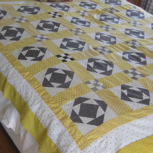 Dessus de couette - Dessus de couette jaune chrome antique et tissu de deuil 71 x 60 po.