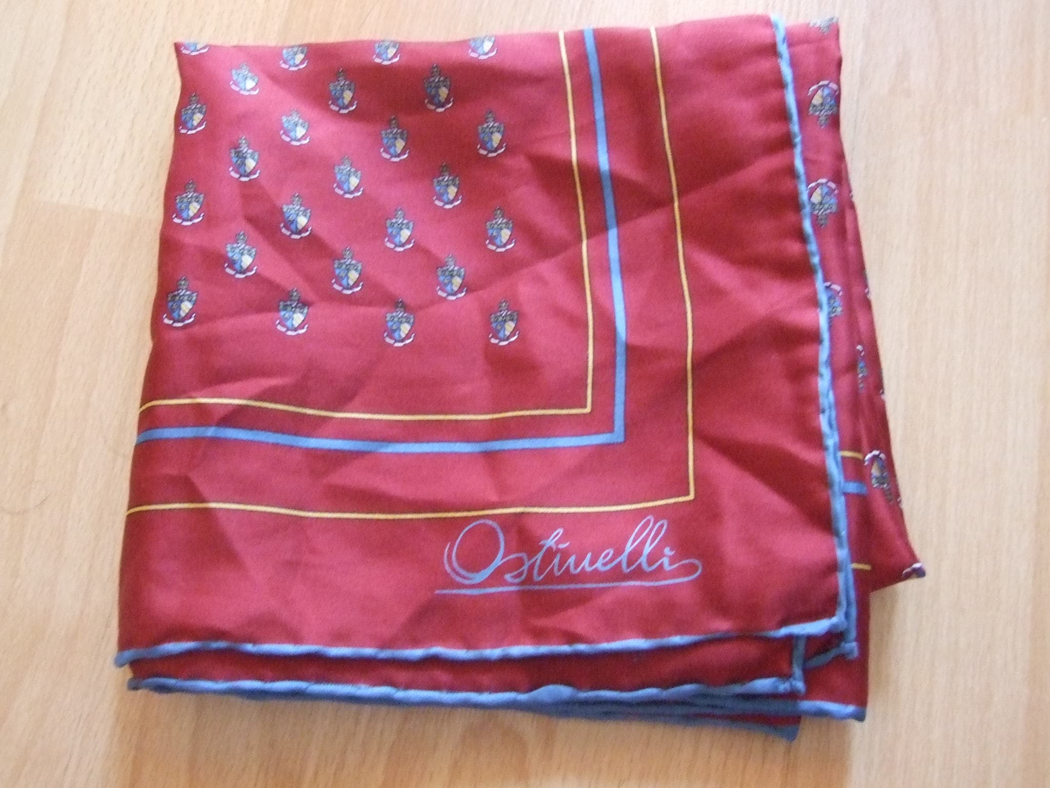 Foulard En Soie Vintage Ostinelli - Motif Floral, Dimensions 80x80 Cm, Bleu, Occasion Très Bon état