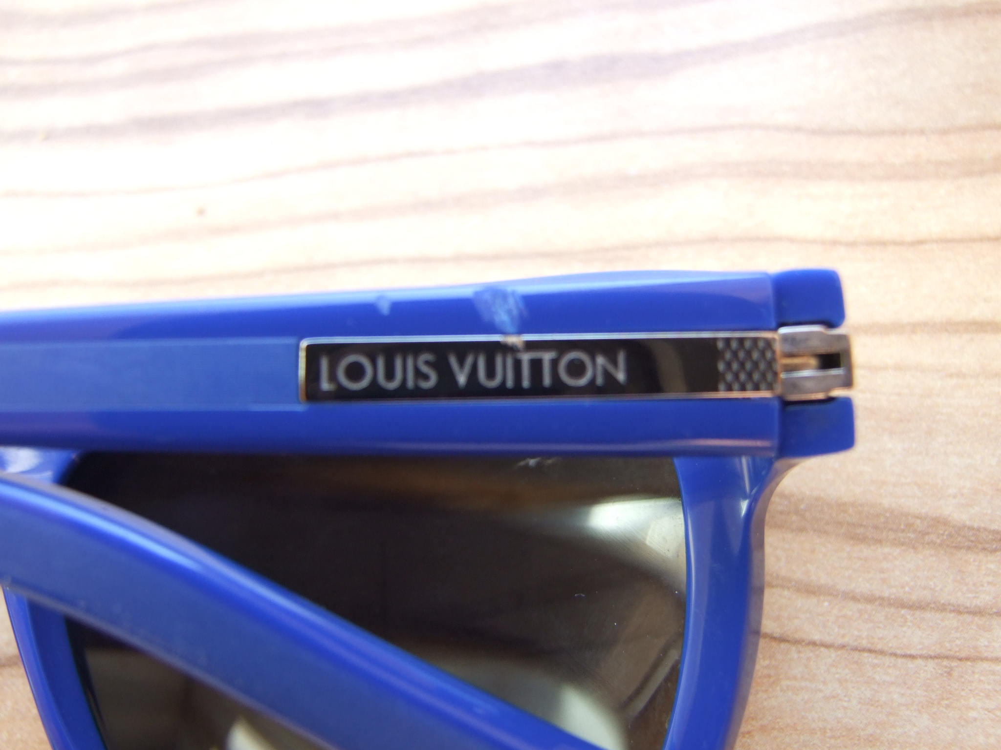 Designer LOUIS VUITTON Possession Sunglasses Z0563W Blue Plastic Frames