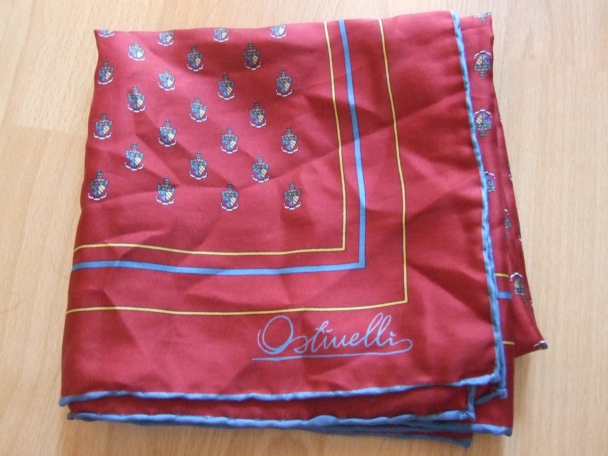 Foulard En Soie OSTINELLI Vintage - Dimensions 86x86 Cm - Bords Gris Clair - Occasion